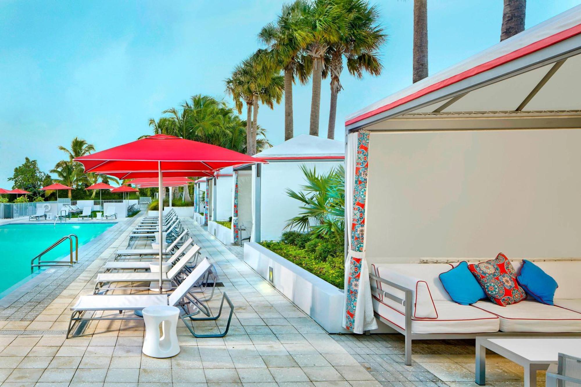 レジデンス イン マイアミビーチ サーフサイド Surfside エクステリア 写真