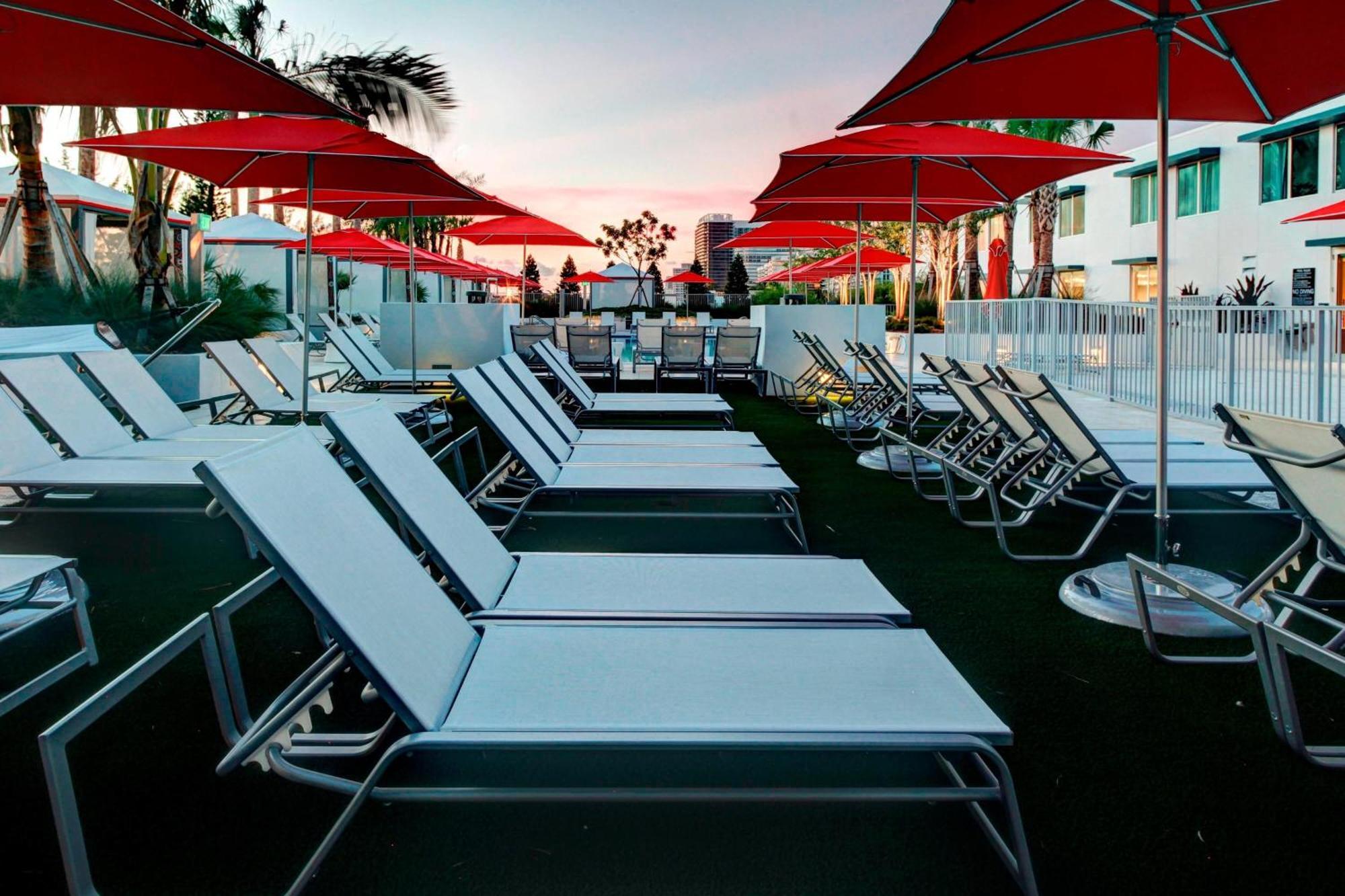 レジデンス イン マイアミビーチ サーフサイド Surfside エクステリア 写真